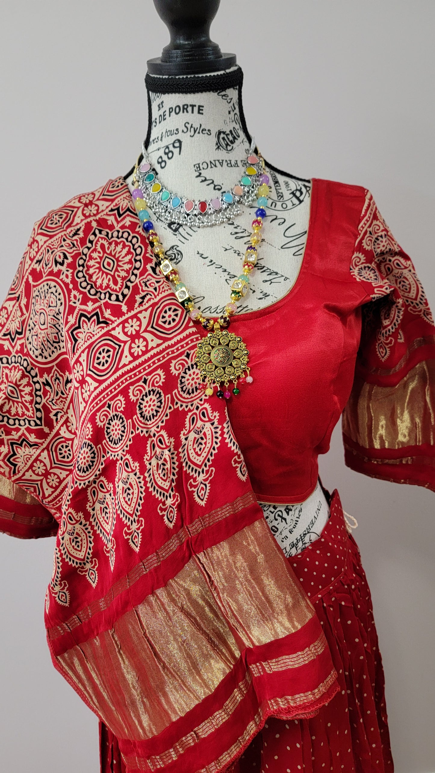 Red Chaniyacholi