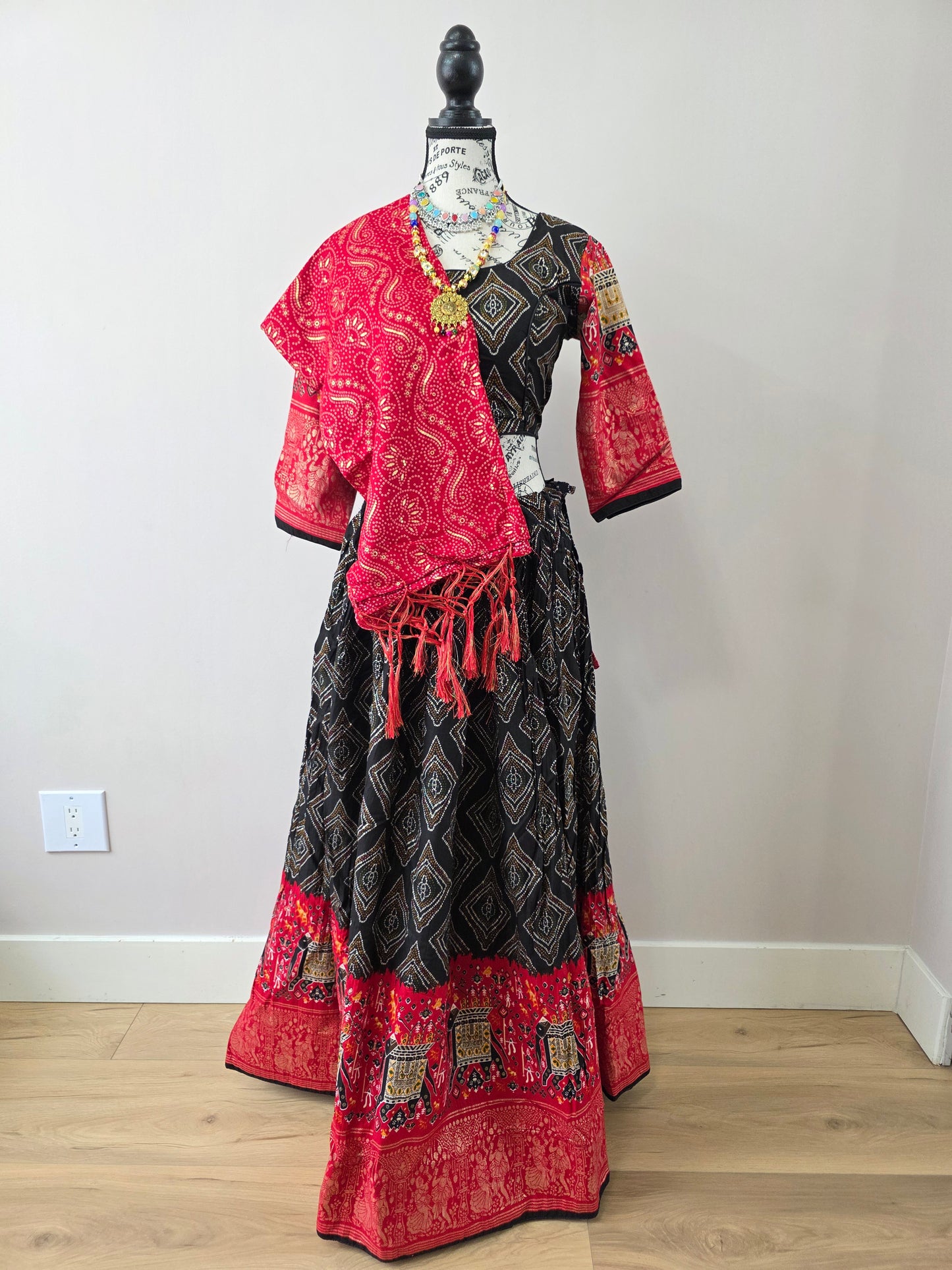 Black and Red Chaniyacholi
