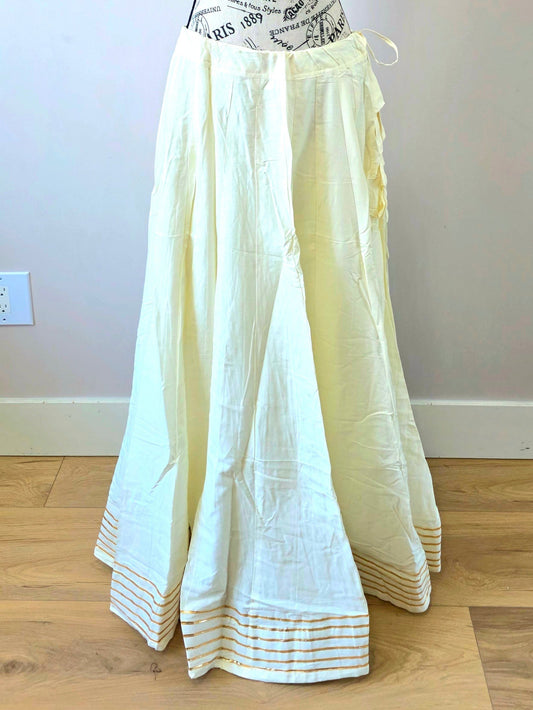 Mannequin wearing a white skirt on a plain background